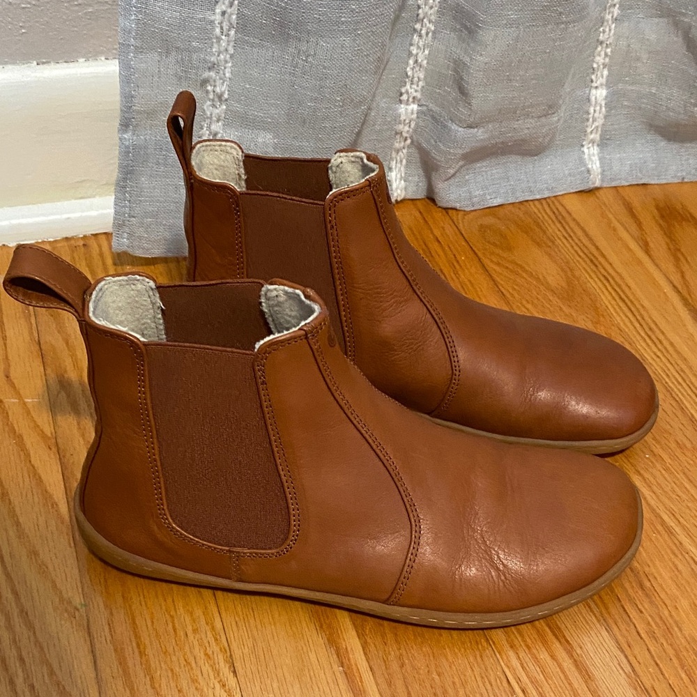 Women's Tan Leather Chelsea Boots